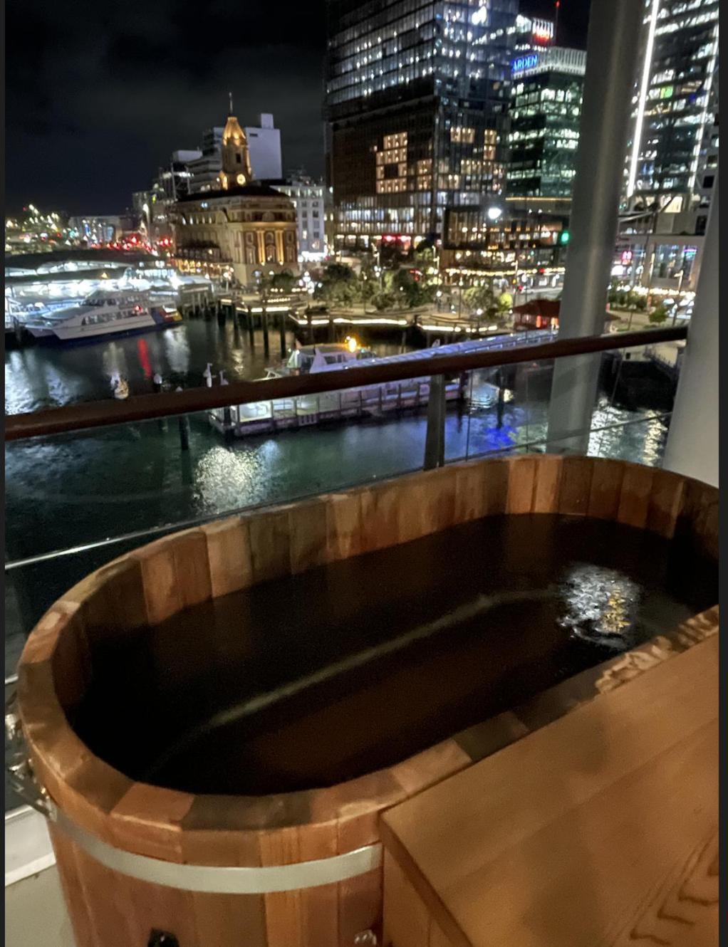 אוקלנד Luxury Apartment - Parking - Hot Tub - Stunning Views מראה חיצוני תמונה